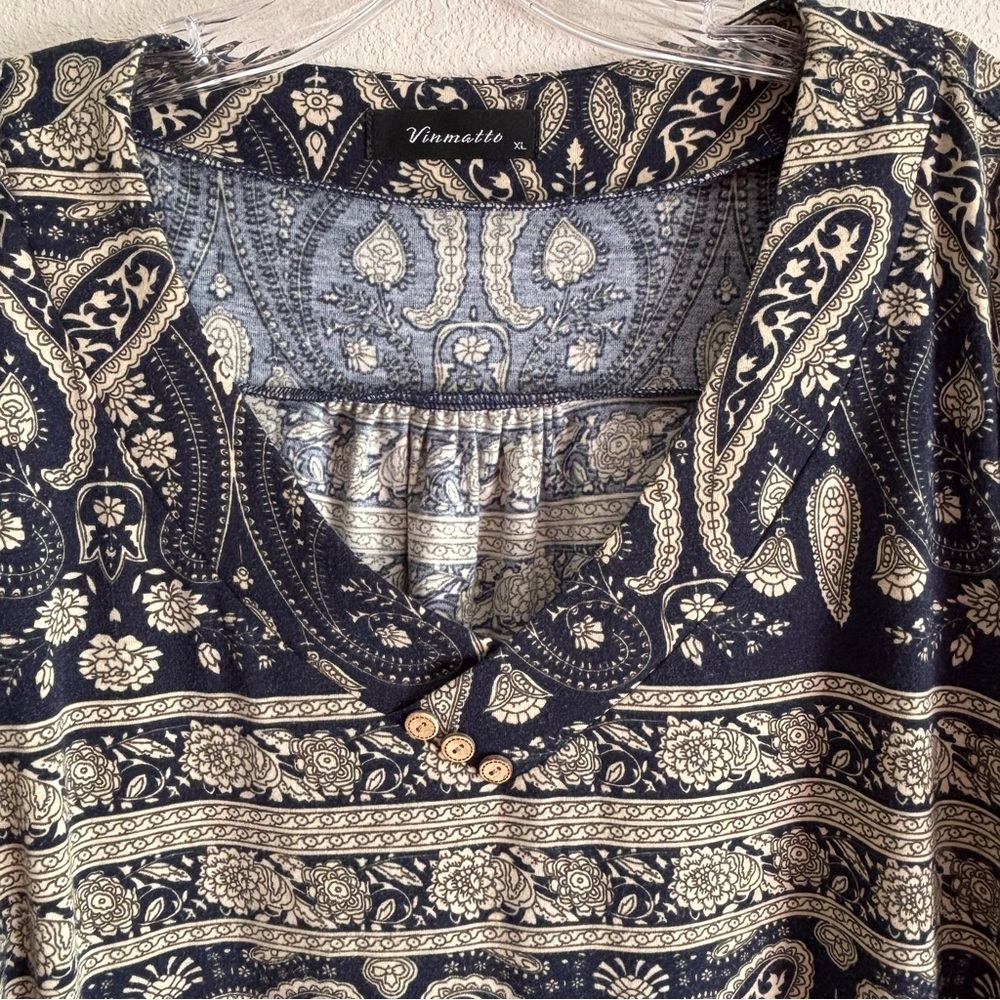 Vinmatto Women's Navy and Cream Patterned Women’s Top Size XL Short Sleeve EUC - Picture 5 of 8